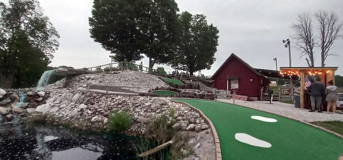 Crystal Falls Mini Golf & Ice Cream Shop - Web Listing